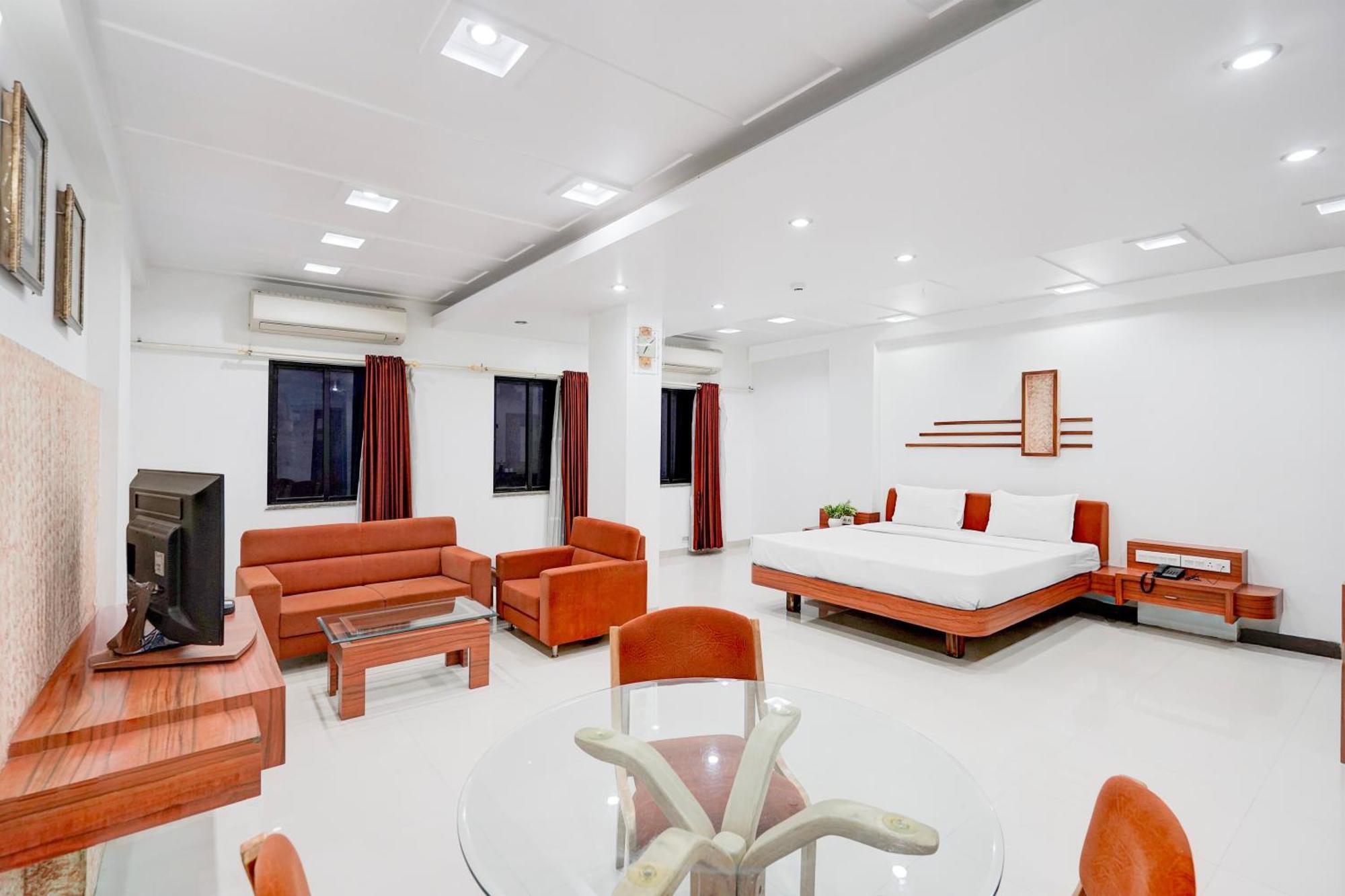 Super Townhouse Mg Road Porbandar Formerly Hotel Harmony Dış mekan fotoğraf