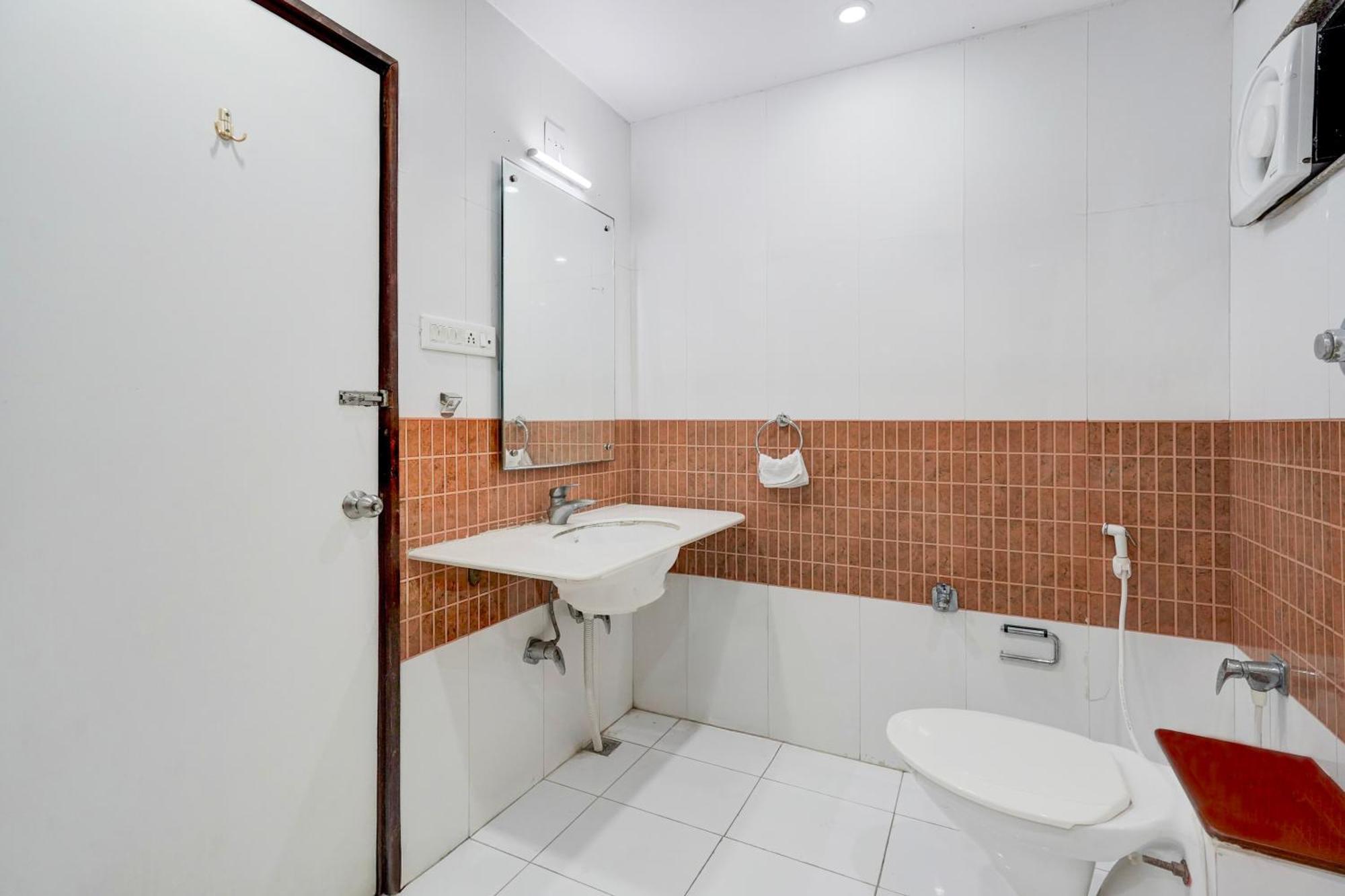 Super Townhouse Mg Road Porbandar Formerly Hotel Harmony Dış mekan fotoğraf