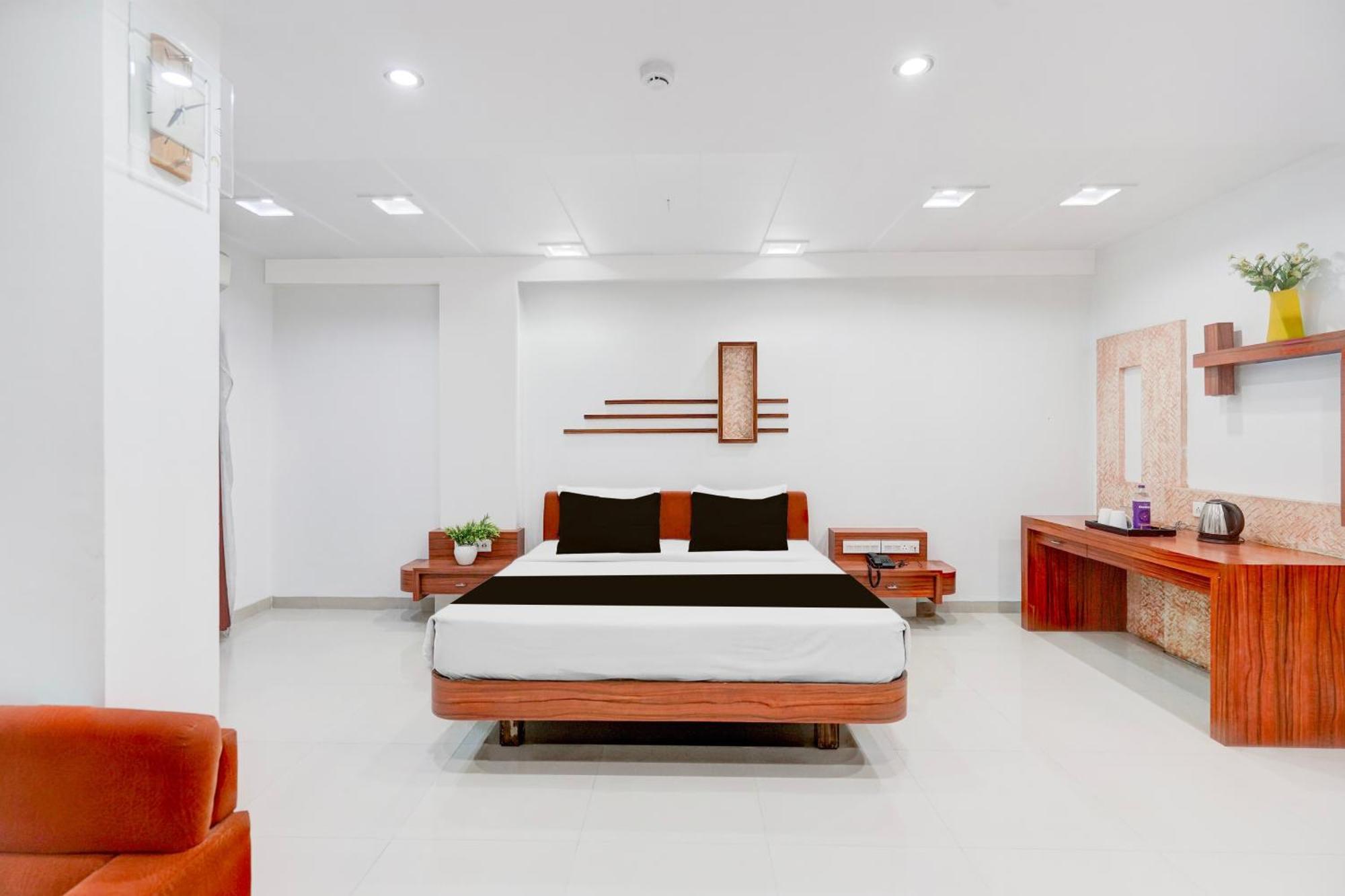 Super Townhouse Mg Road Porbandar Formerly Hotel Harmony Dış mekan fotoğraf
